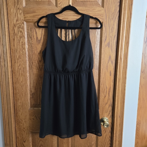 Xhilaration Sleeveless Cut Out Back Dress 💲BUNDLE AND SAVE BIG💲 - Picture 1 of 3
